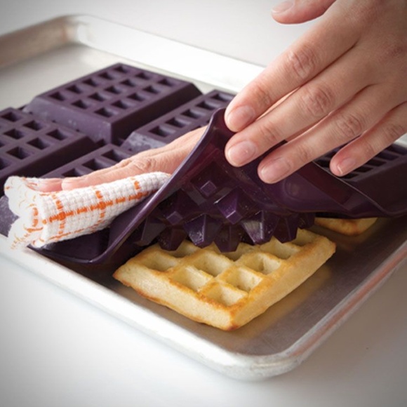 Epicure Silicone Waffle Mold - Picture 2 of 4